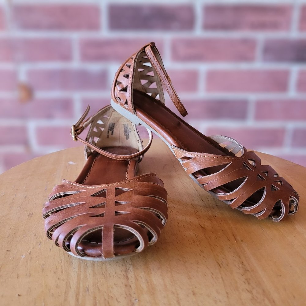 Madden Girl Laser Cut Cage Sandals Little Girl Size 12